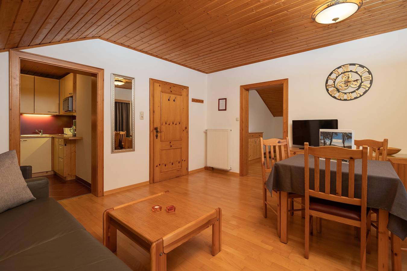 Ganze Ferienwohnung, Appartement 2-4 P. Haus Frühauf (Nr.F8) in Seeboden, Bezirk Spittal an der Drau