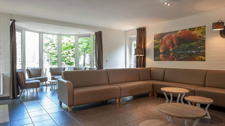 Vakantiehuis voor 22 personen, met tuin en zwembad in Oosterhout