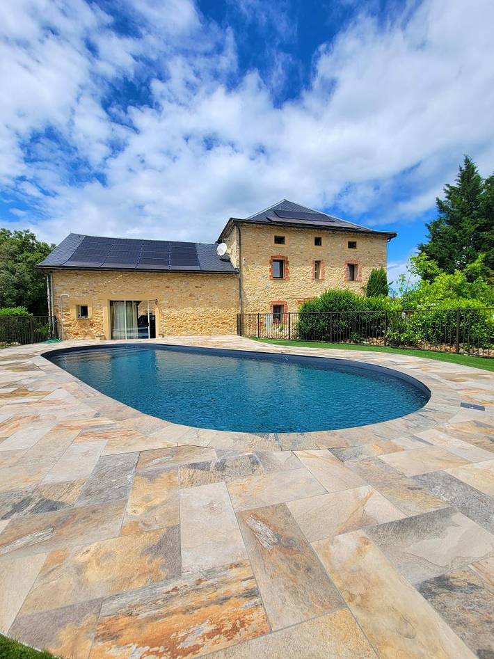 Gîte pour 6 personnes, avec piscine et terrasse