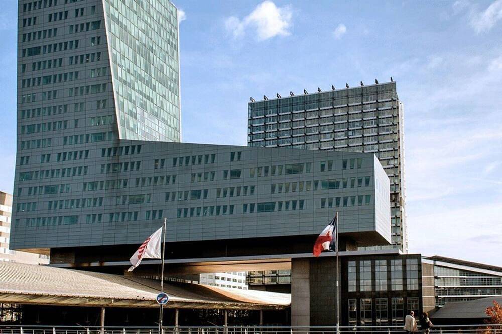 Entire apartment, Functional apartment near the center + parking in La Madeleine, Lille region