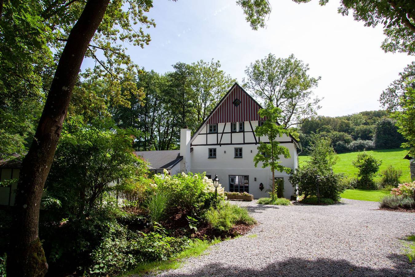 Ganze Wohnung, Ferienwohnung 'Michels Mühle - Pitt Sin Atelier' mit privater Terrasse, privatem Garten und Wlan in Brilon, Hochsauerlandkreis
