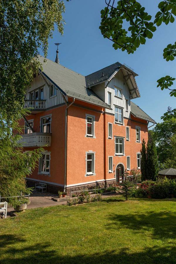 Ferienwohnung für 4 Personen, mit Balkon und Garten sowie Sauna in Georgenthal