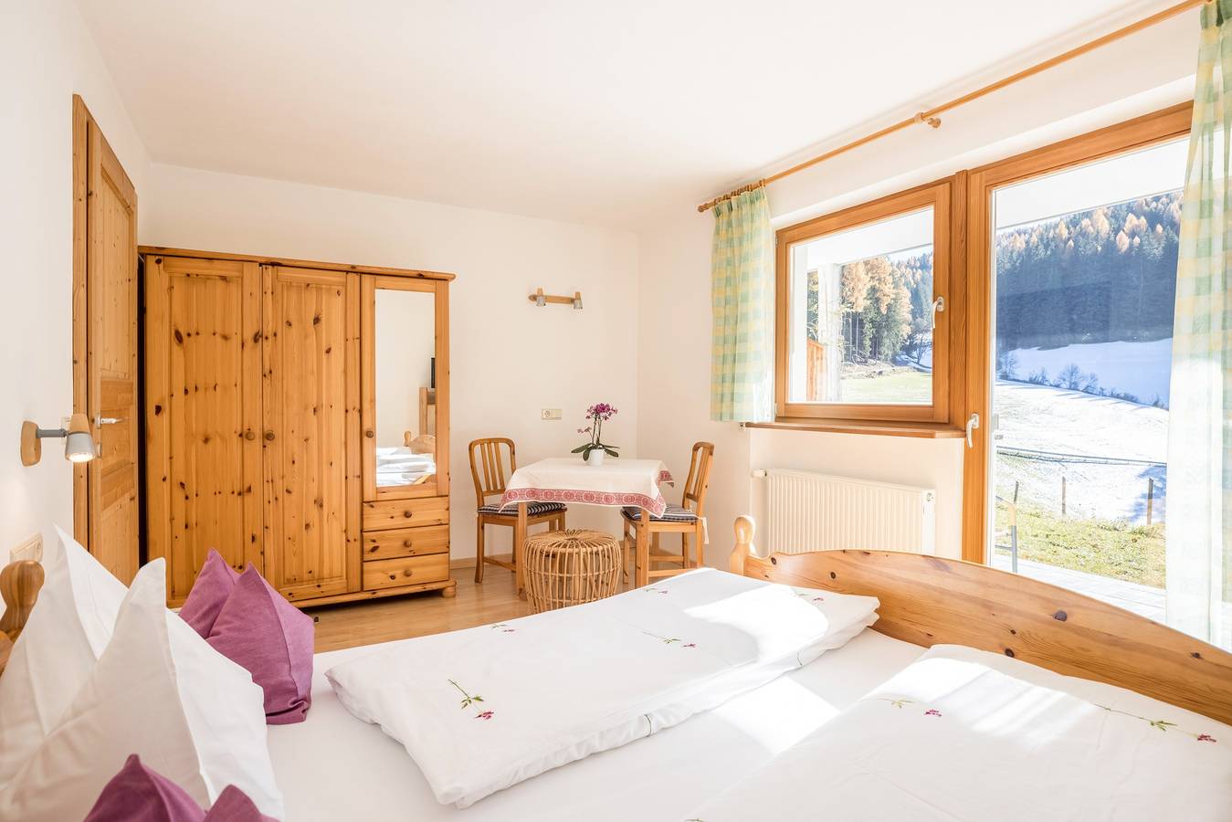Ganze Wohnung, Bnb Lettnerhof – Familysuite 3. Mitten im Grünen, Südterrasse, Bergblick, Wlan. in Welsberg-Taisten, Östliche Dolomiten