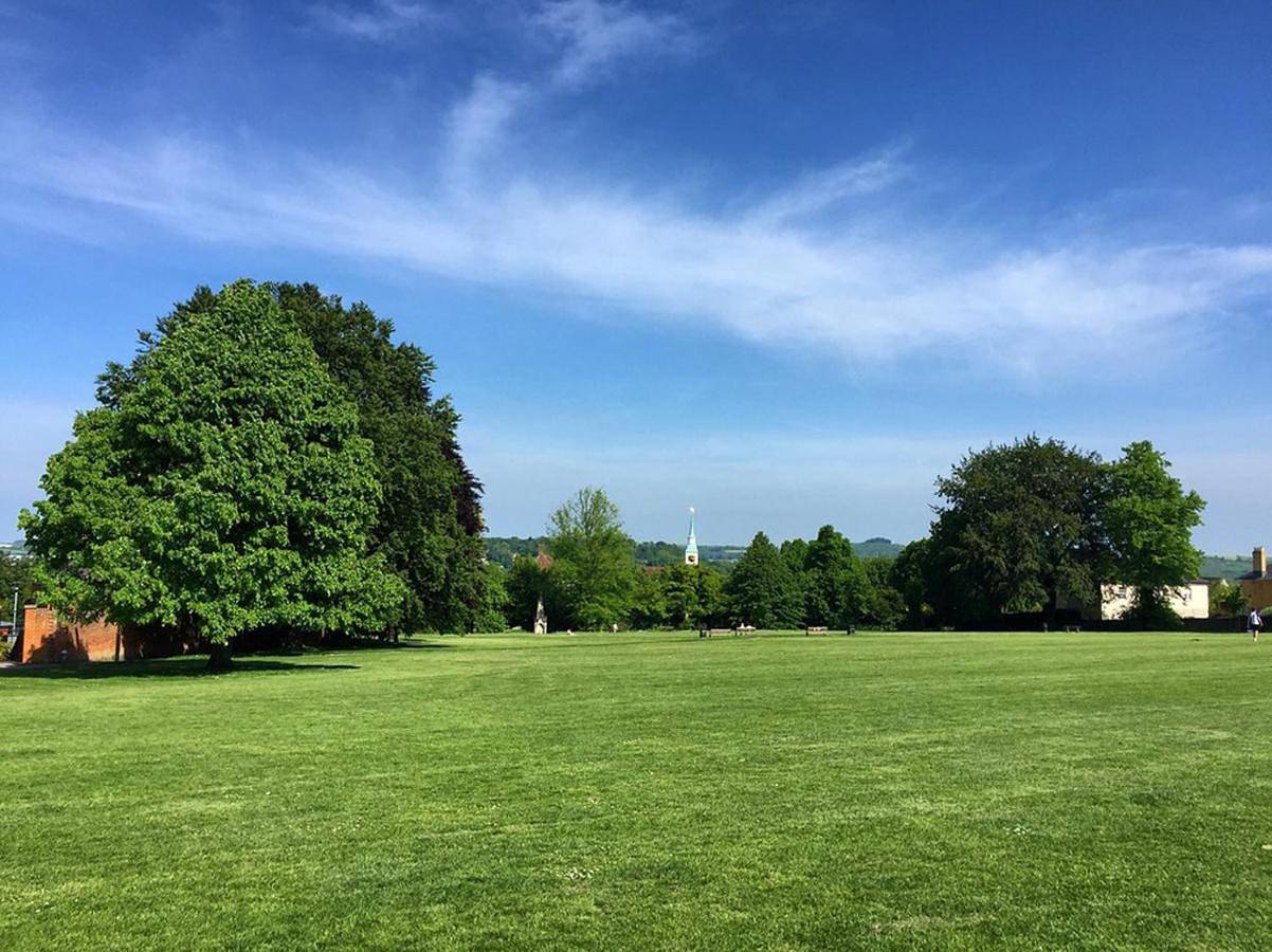 Entire apartment, Garden room, central Winchester in Winchester, South Downs