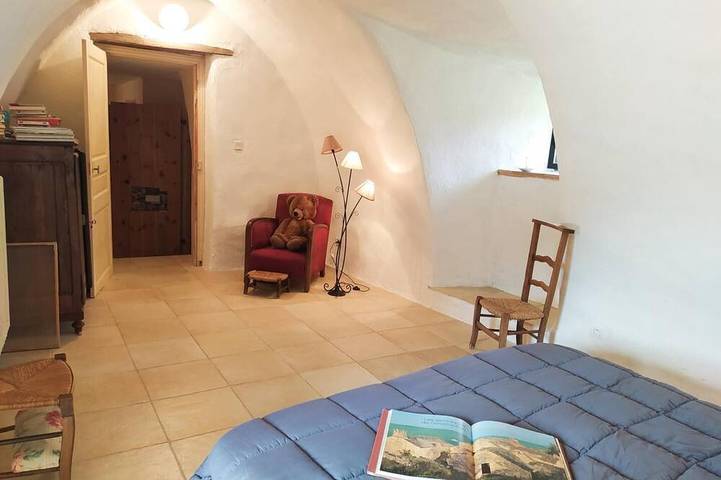 Location de vacances pour 8 personnes, avec jardin à Saint-Georges-de-Lévéjac - 4