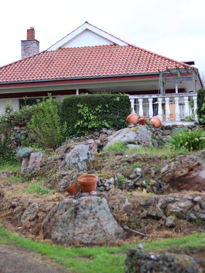 Casa rural para 6 personas, con jardín además de vistas y terraza, Se admiten mascotas en Grado - 2