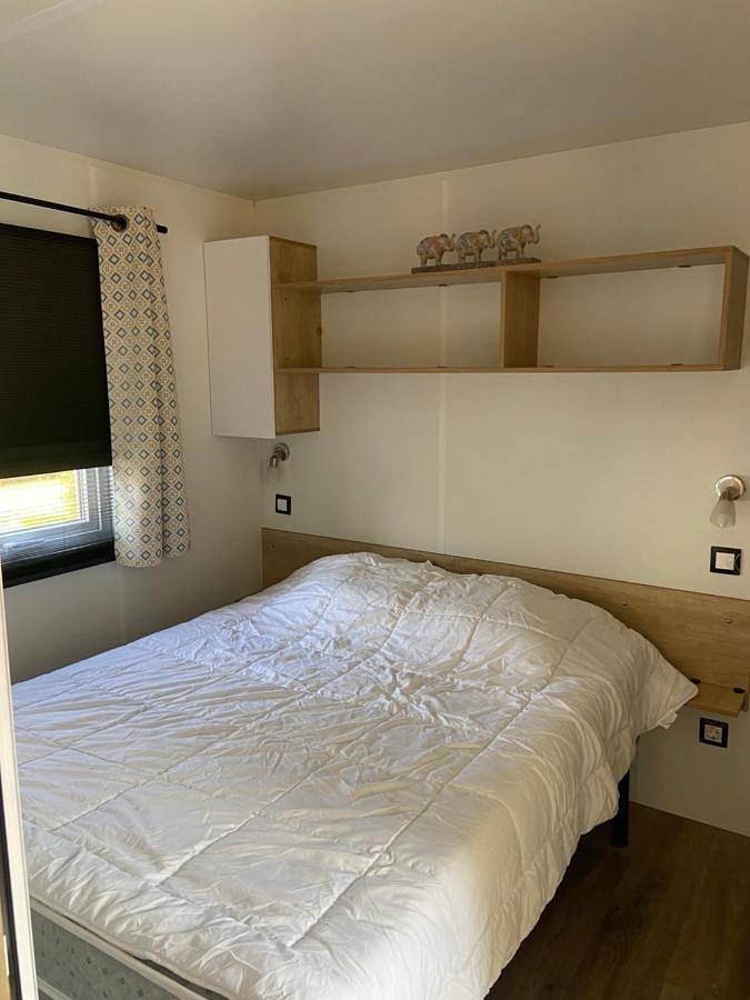 Location de vacances pour 6 personnes, avec jacuzzi ainsi que jardin et piscine dans Luna Park La Palmyre