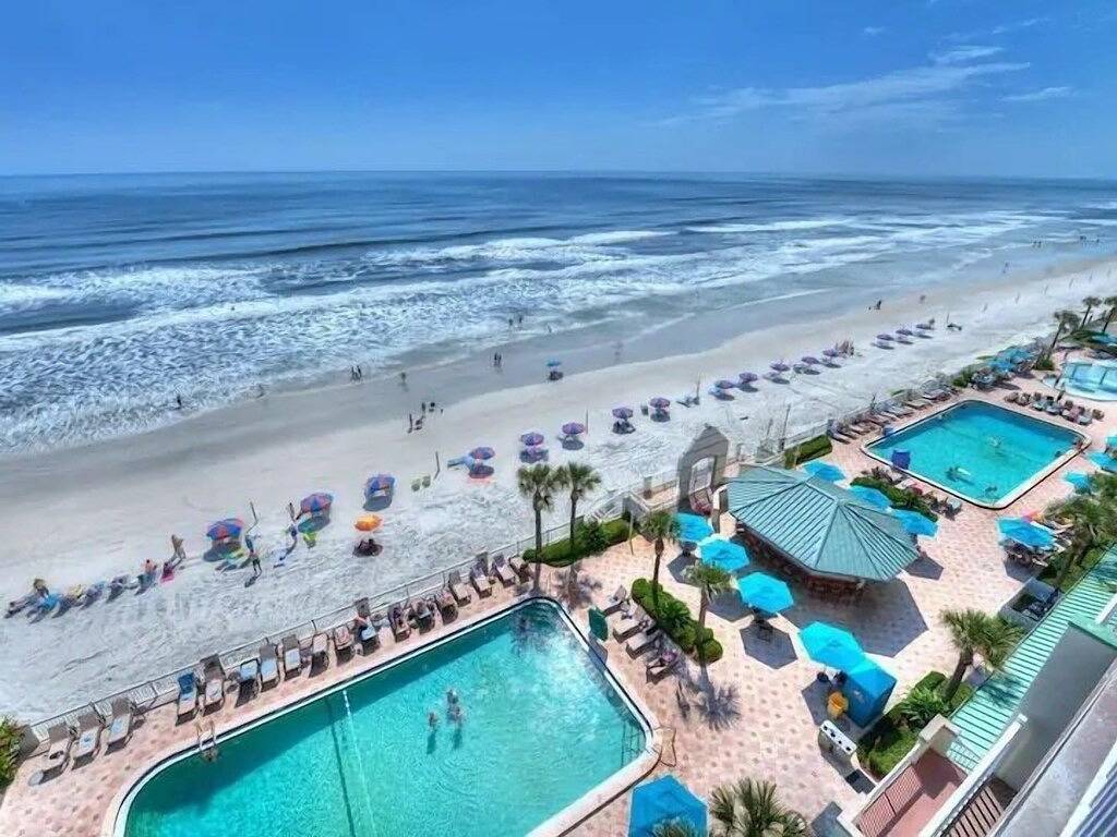 Ganze Wohnung, A breathtaking oceanfront studio w/ a private balcony in Daytona Beach, Florida