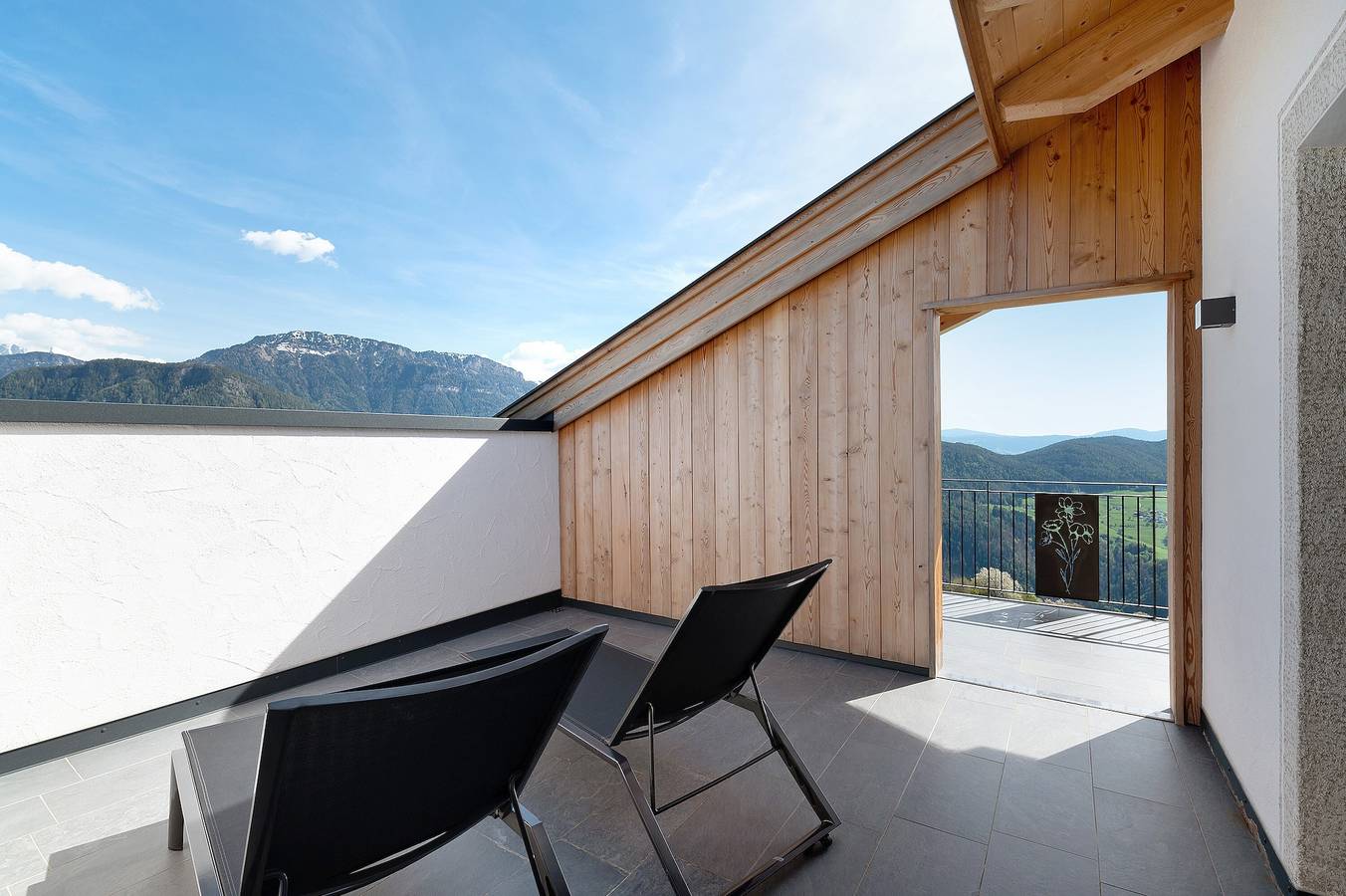 Ganze Wohnung, Ferienwohnung 'Platiederhof Apt Tschöfas' mit Bergblick, Terrasse und Wlan in Tschöfas, Lajen