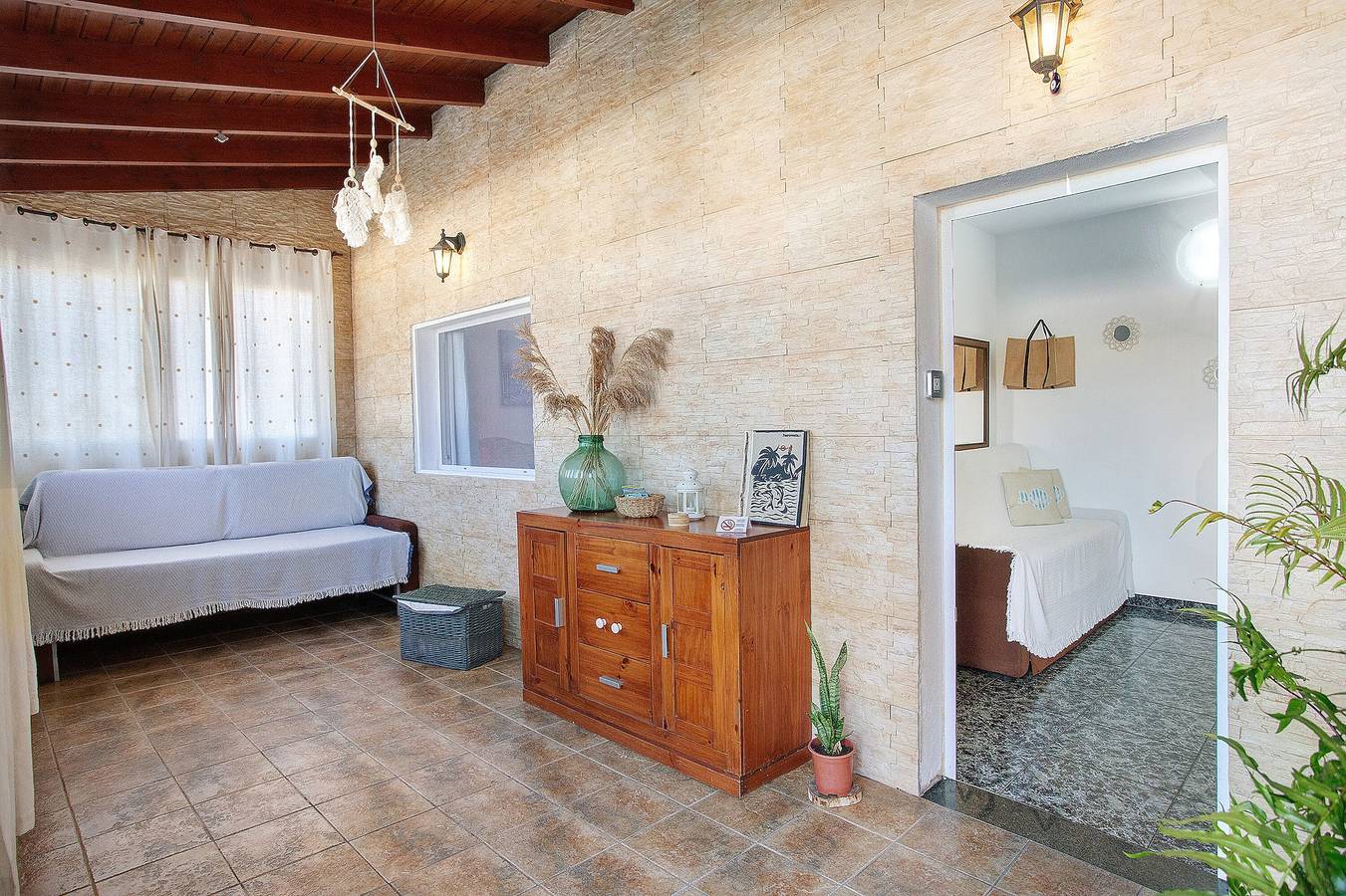 Ganze Wohnung, Ferienwohnung 'Casa Tomás A' mit Bergblick, Gemeinschaftspool und Wlan in Villaverde, La Oliva