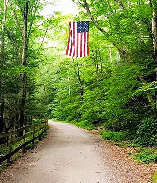 Vacation house for 8 people, with yard and pool in Connecticut