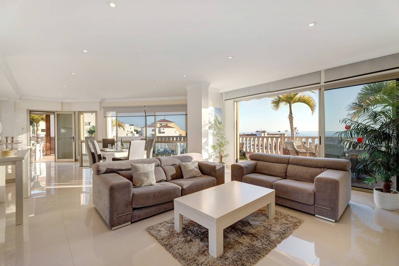 Villa 'Happy Holidays' con vistas al mar, piscina privada, jardín, aire acondicionado y Wi-Fi in Puerto de Santiago, Santiago del Teide