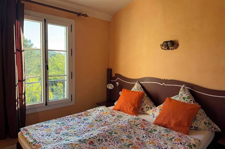 Club vacances pour 6 personnes, avec balcon et jacuzzi ainsi que piscine et jardin, animaux acceptés sur la Côte d'Azur - 4