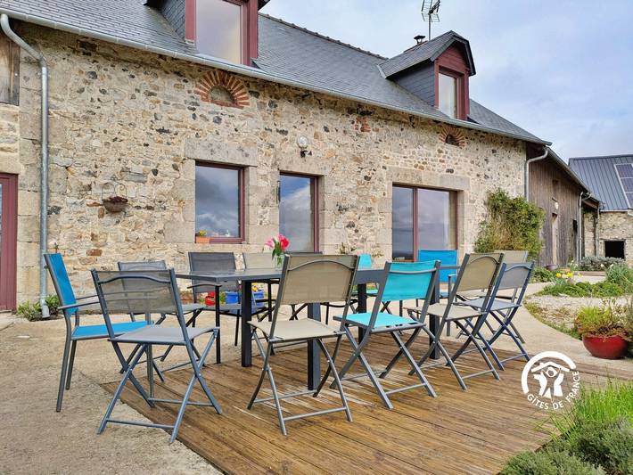 Gîte pour 13 personnes, avec Terrasse et Jardin