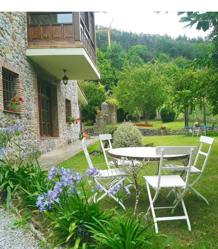 Gîte pour 4 personnes, avec Terrasse ainsi que Jardin et Vue à Ramales de la Victoria