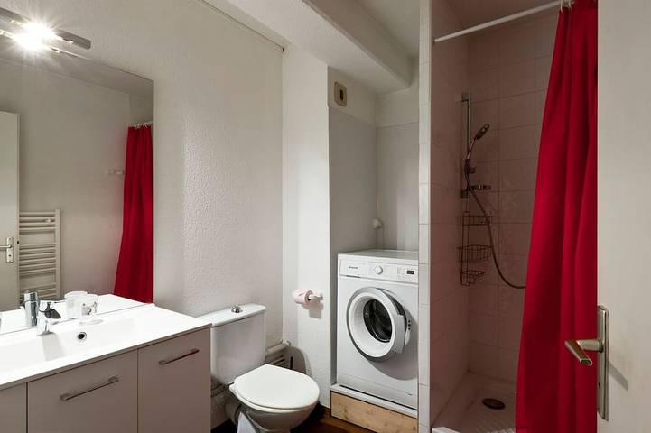 Gîte pour 2 personnes, avec balcon dans Casino De Brides Les Bains - 2