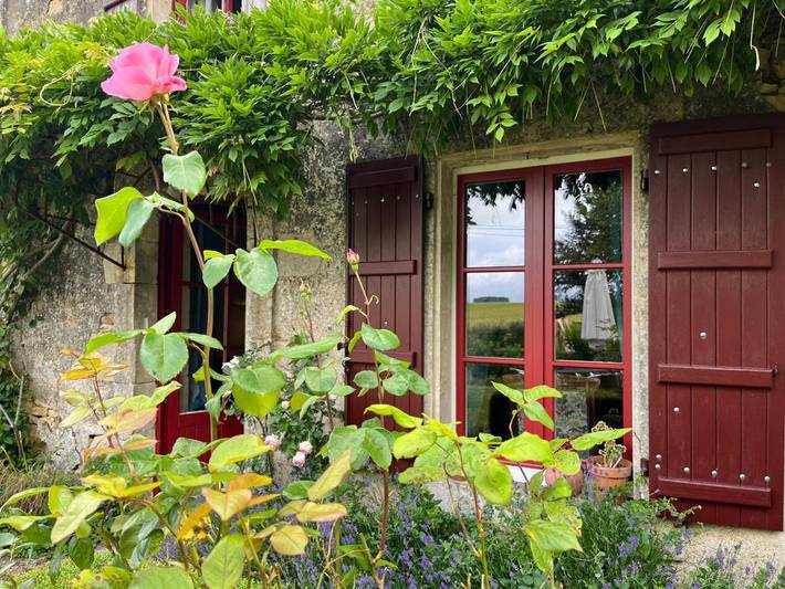 Gîte pour 2 personnes, avec Terrasse et Jardin ainsi que Piscine et Vue