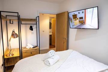 Apartment for 5 People in Huddersfield, West Yorkshire, Photo 3