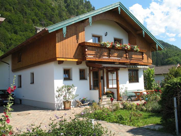 Ferienwohnung für 2 Personen, mit Terrasse und Garten in Marquartstein