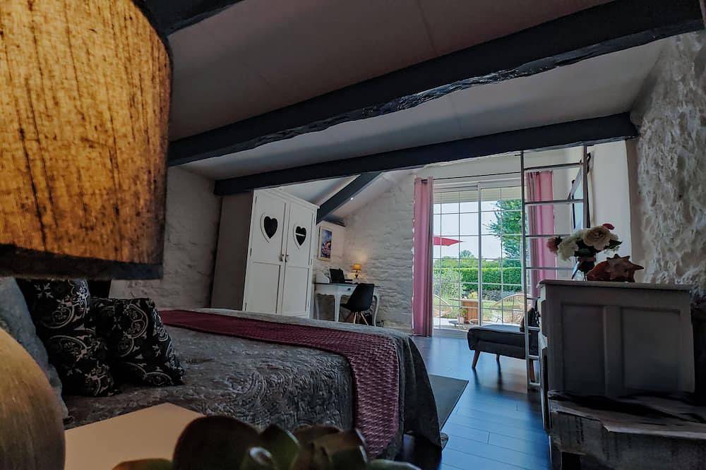 Steinhaus Im Land Mit Pool in Vaillac, Zentralmassiv