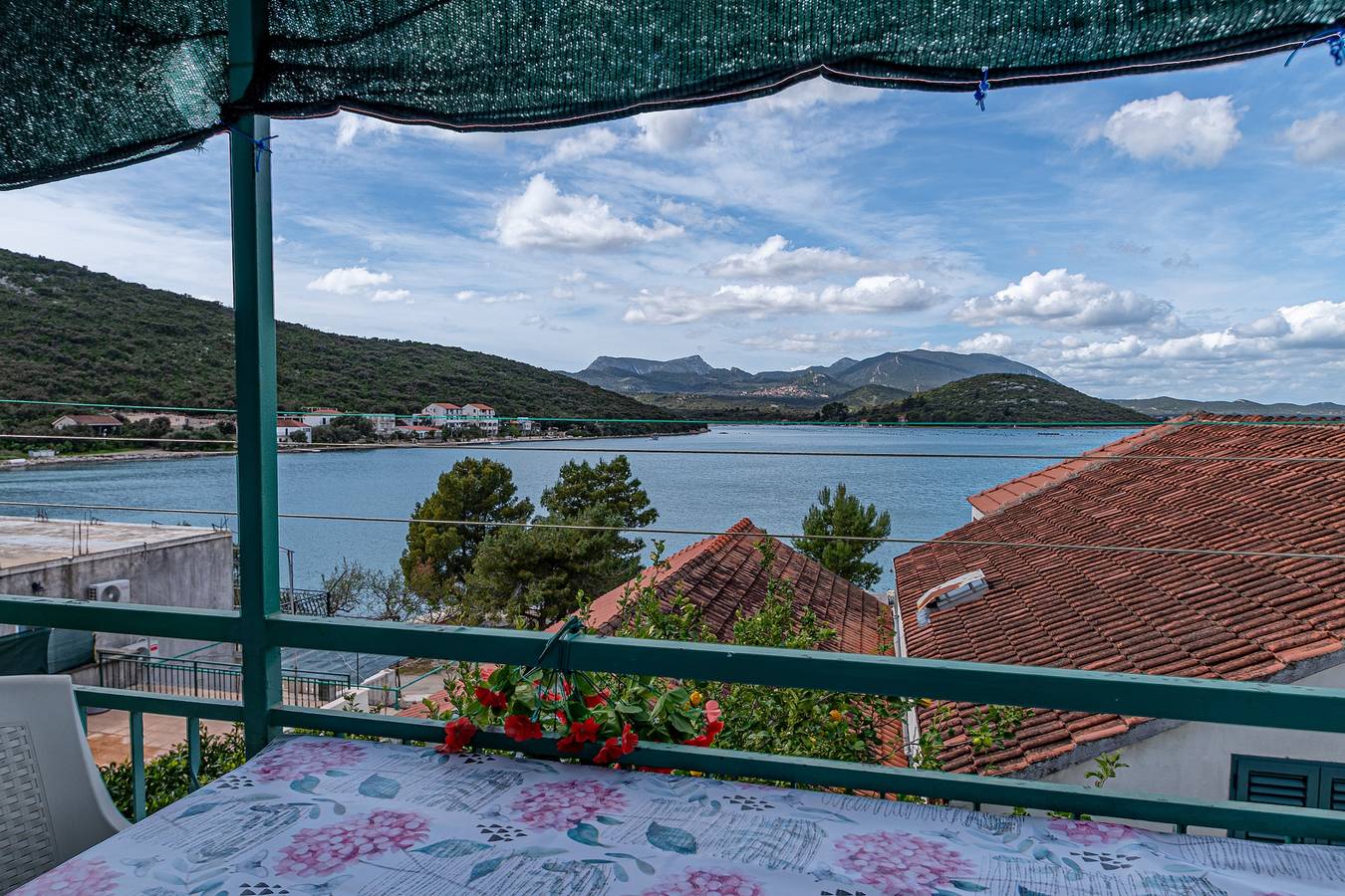 Ganze Wohnung, 2-Zimmer-Ferienwohnung mit Terrasse und Meerblick Luka Dubrava, Peljesac -b in Dubrovnik-Neretva