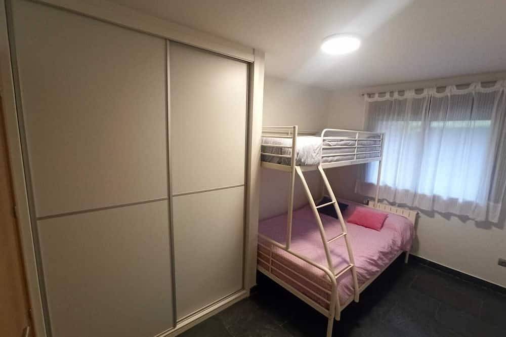 Apartamento entero, Bajo Con Jardín En Urbanización Con Piscina in Colombres, Ribadedeva