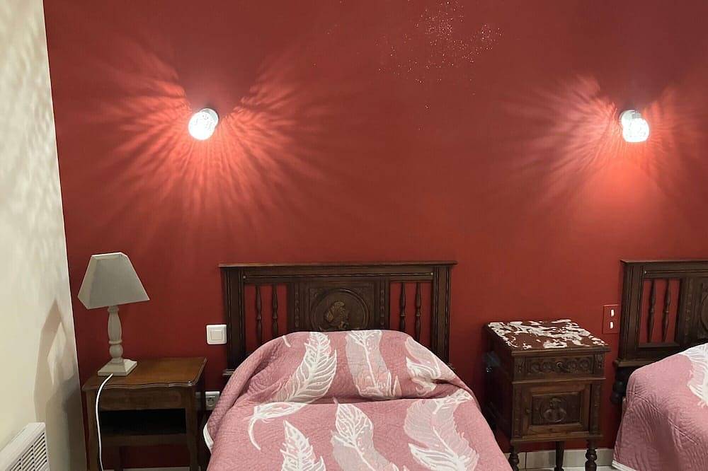 Chambres Ouessant Pmr du Ménez-Hom in Plomodiern, Iroise