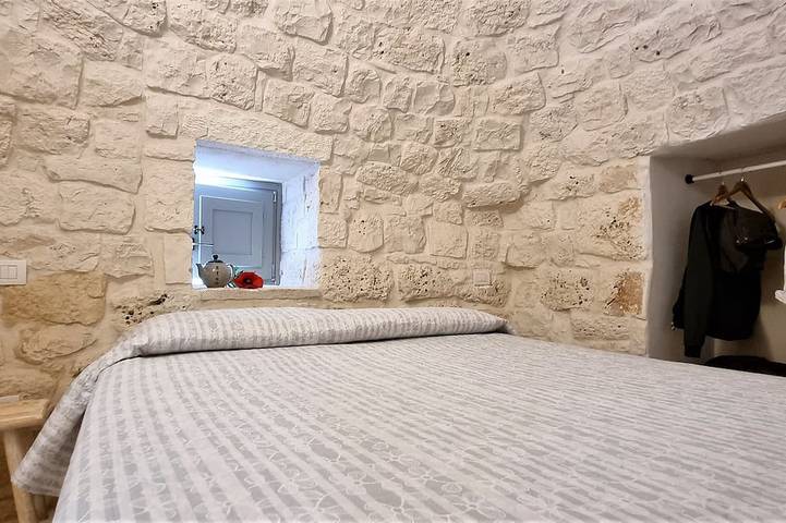 Aprus trullo surrounded by greenery with private pool. in Martina Franca, Province de Taranto