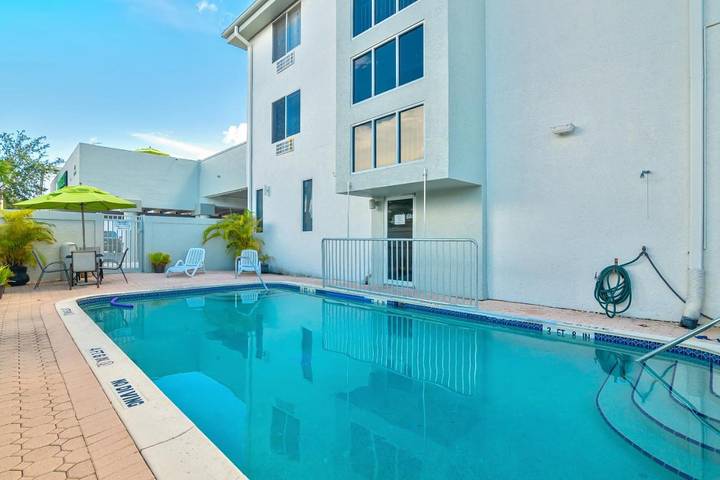 Hotel for 2 people, with pool and terrace - 1