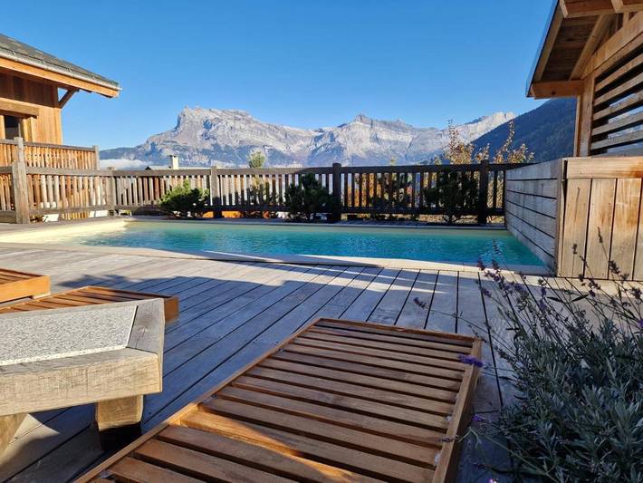 Chambre d’hôte pour 2 personnes, avec Jacuzzi et Terrasse ainsi que Jardin et Piscine à Saint-Gervais-les-Bains