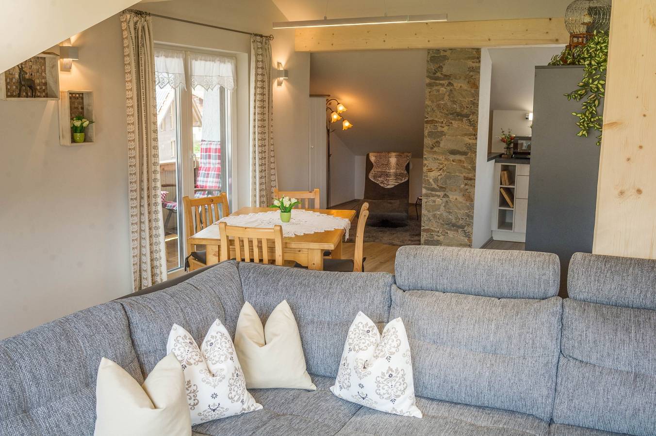 Gezellig Appartement Bergpanorama met Balkon, Uitzicht op de Bergen & Wi-Fi, foto 9