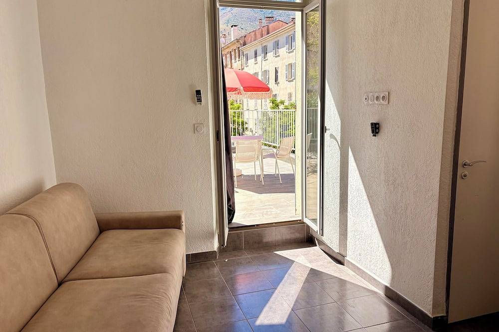 Appartamento intero, 2-bed apartment with large terrace in Corte Francia, Parco naturale regionale della Corsica