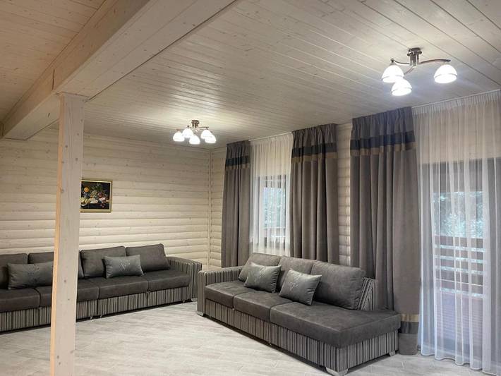 Ferienhaus für 8 Personen, mit Terrasse und Sauna sowie Ausblick und Pool, mit Haustier in der Ukraine