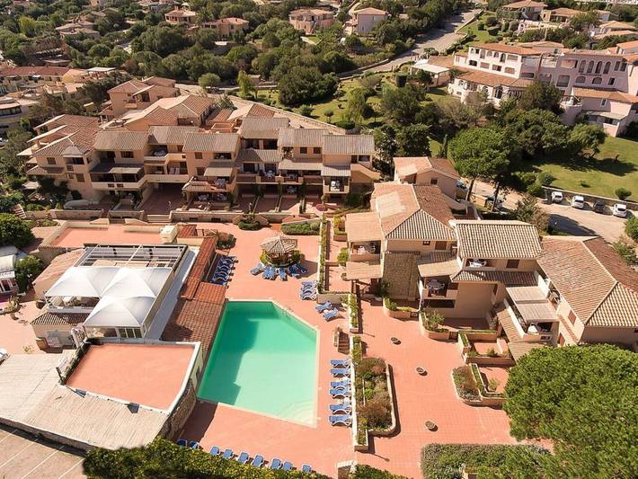 Apartamento entero, Apt. Cervo Marina Sa, mit Eigentumswohnungen und Schwimmbad in Liscia di Vacca, Arzachena
