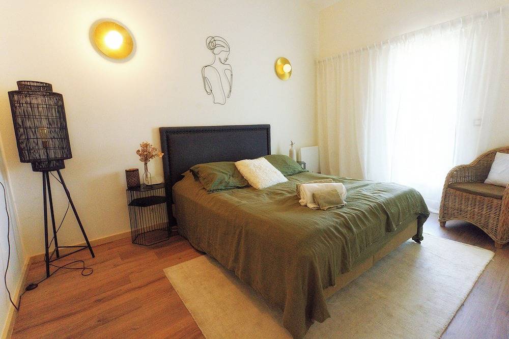 Quiet house with garden and swimming pool  between the sea and the mountain in Peymeinade, Côte méditerranéenne (France)