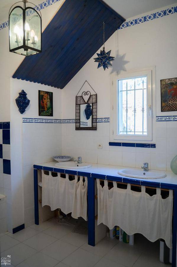 Chambre d’hôte pour 3 personnes, avec piscine et jardin ainsi que jacuzzi et terrasse à Manosque - 4