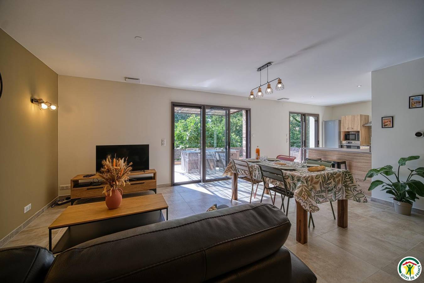 Gîte für 5 Personen mit Terrasse in Mirabel-aux-Baronnies, Nyons und Umgebung