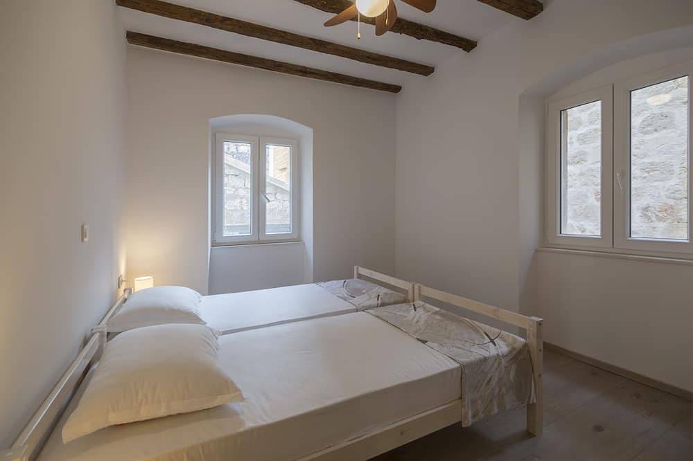 Ganze Wohnung, Apartments Bepi- Apartment Nera in Komiza, Vis