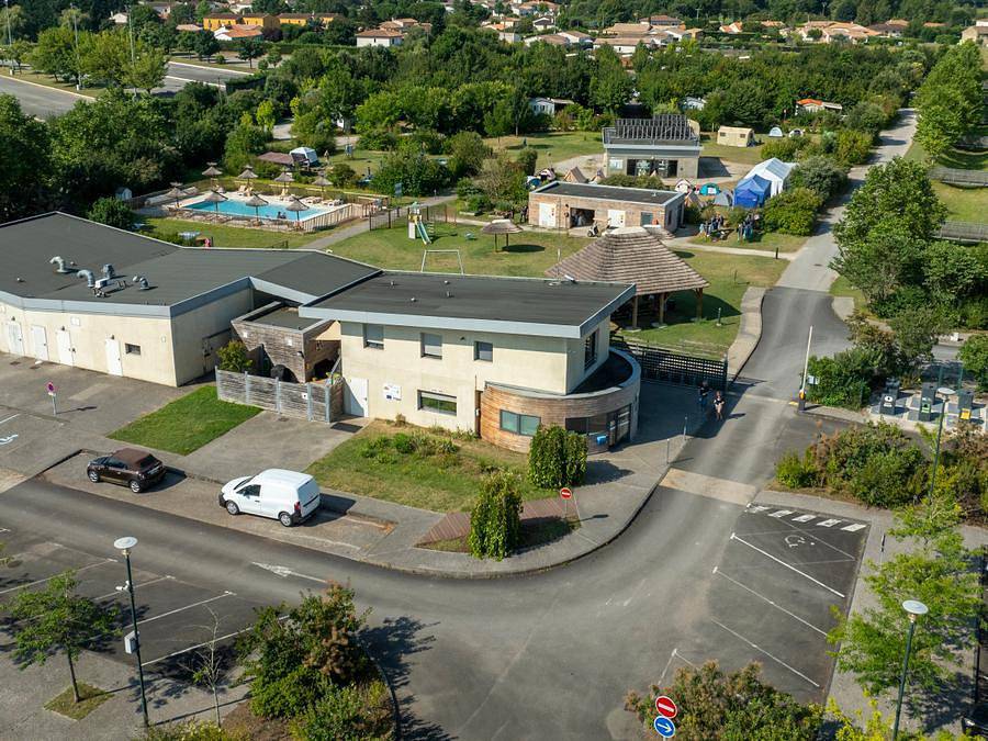 Camping du Plan d'Eau - Mobilhome 2 personnes - Eco 1ch 2 pers in Saint-Yrieix-sur-Charente, Charente