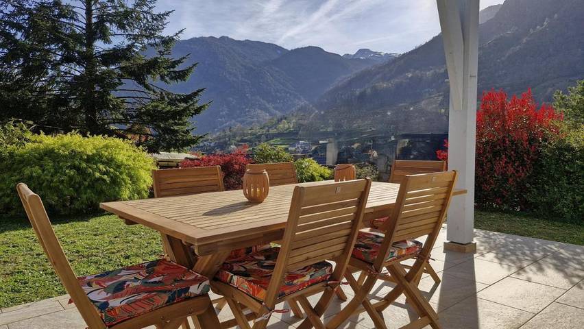 Location de vacances pour 6 personnes, avec vue et jardin à Louvie-Soubiron - 3
