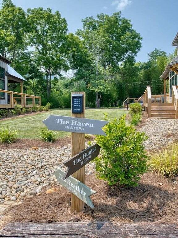 Vacation rental for 4 people, with balcony in Waynesville
