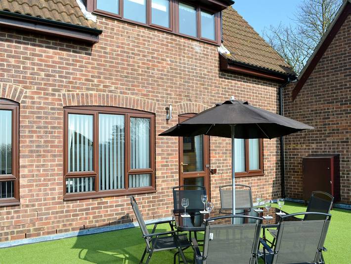 Log cabin for 5 people, with garden in Cromer