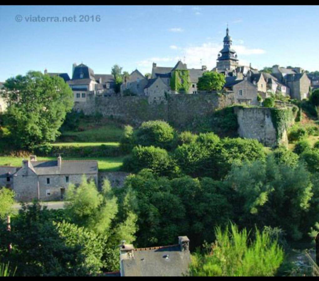 Maison typique au sein d’un village remarquable in Moncontour, Cotes-d'Armor
