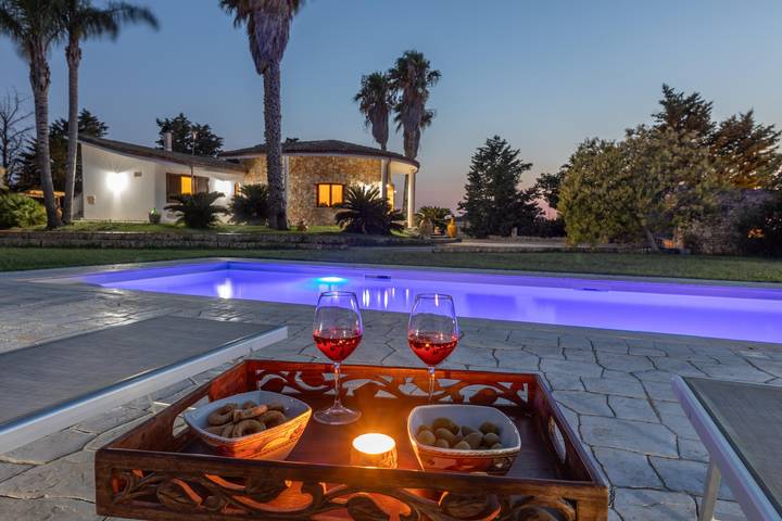 Villa per 7 persone, con giardino e idromassaggio in Alliste