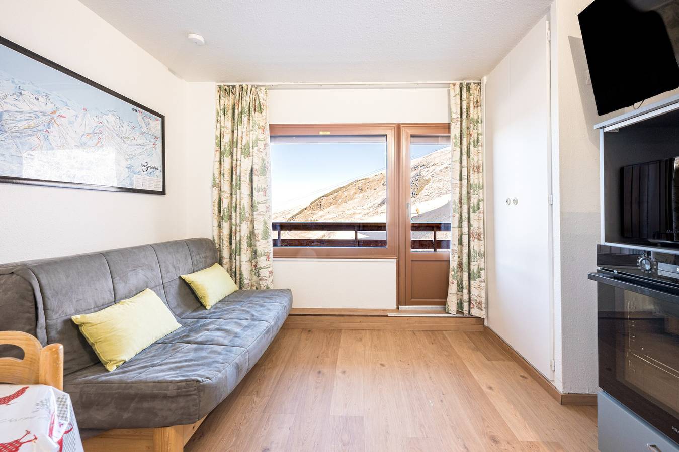 Ganze Wohnung, Appartement Les Menuires mit Bergblick und Balkon in Saint-Martin-de-Belleville, Les Trois Vallées