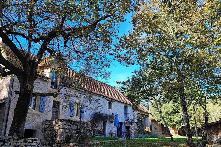 Gîte pour 8 personnes, avec jardin, animaux acceptés