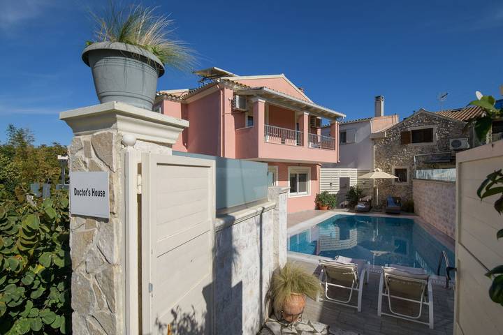 Location de vacances pour 13 personnes, avec jardin dans Kassiopi - 3