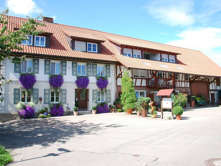 Ferienhaus für 6 Personen, mit Balkon/Terrasse und Balkon sowie Garten in Friedrichshafen