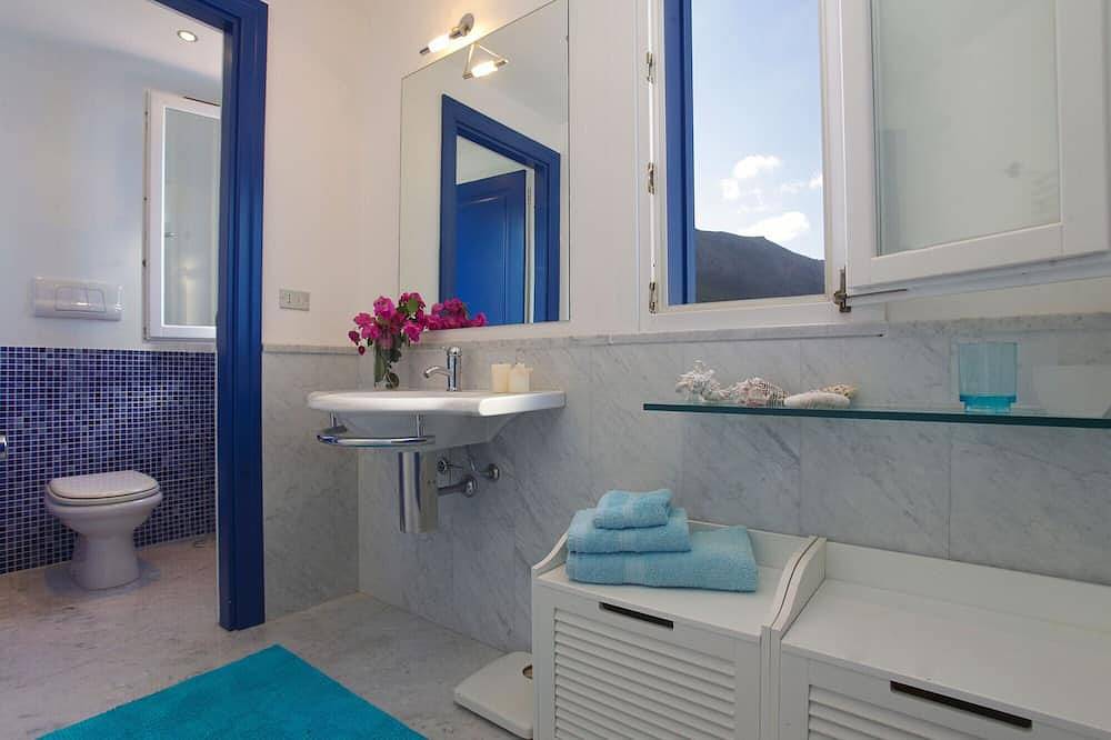 Villa Casa Azul piscina. Paraíso entre el cielo y el mar in Trabia, Provincia de Palermo