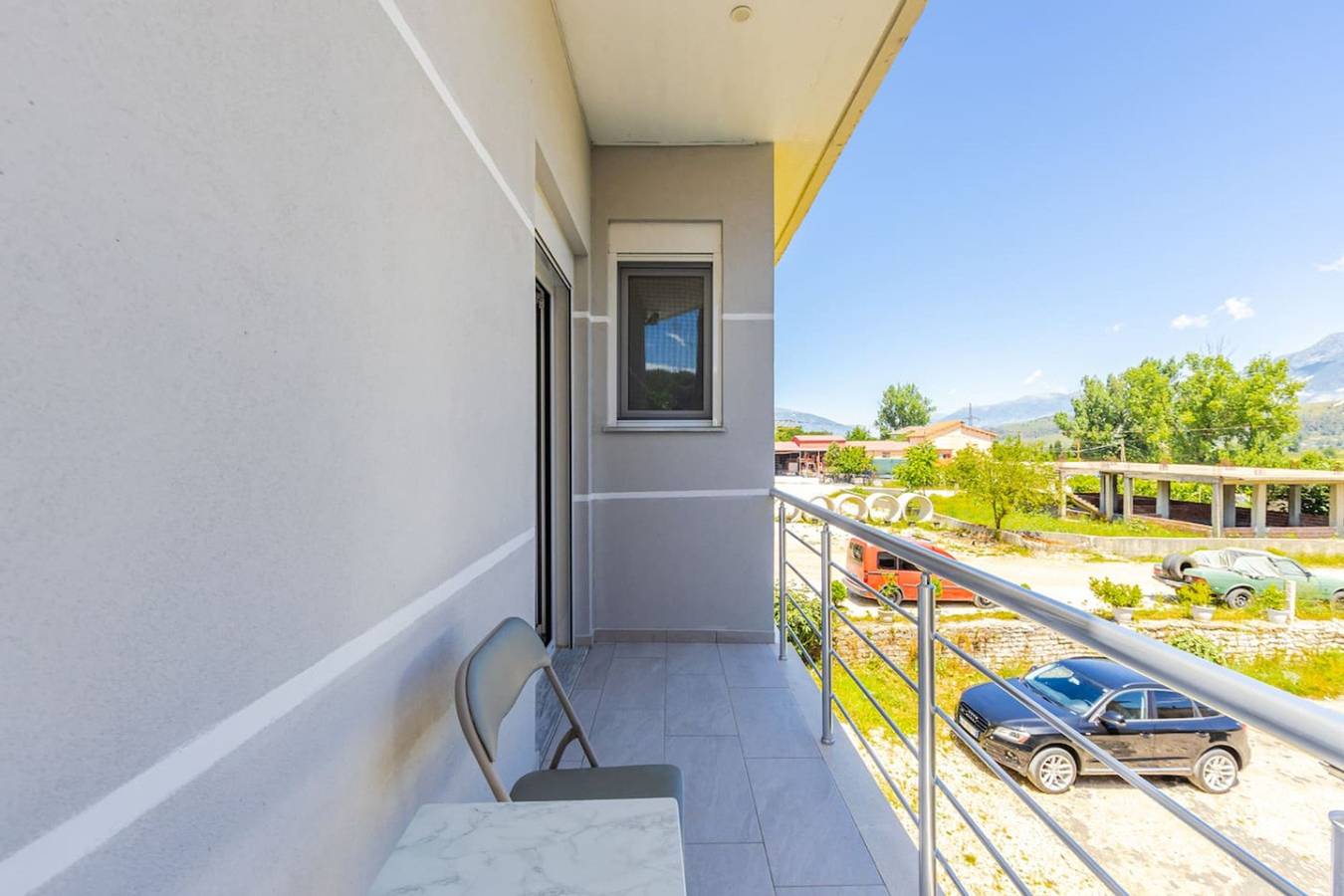 Ganze Wohnung, Ferienwohnung für 3 Personen mit Balkon in Albanien